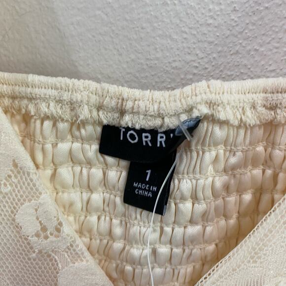 TORRID NWT Lace Corset Crop Top 1x(14-16) - Picture 5 of 13